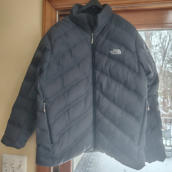 The North Face Men's Dark Gray Down Puffer Jacket. Large